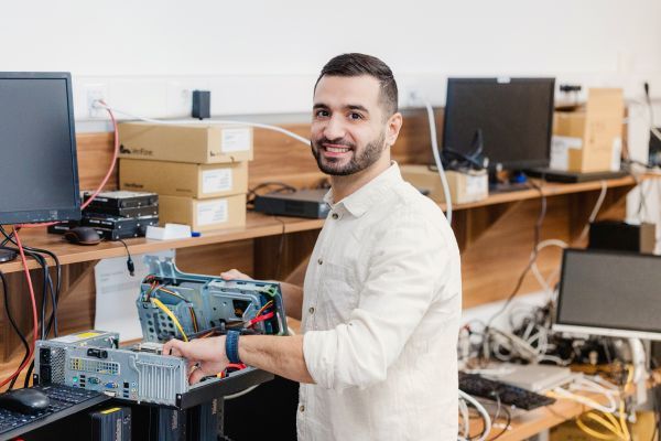 колега от ит отдела