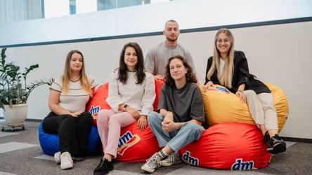 стажанти застанали на барбарони